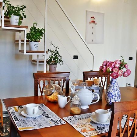 La Casetta Di Nonna Pina - Appartamento Con Cucina In Pieno Centro Torre Annunziata Luaran gambar