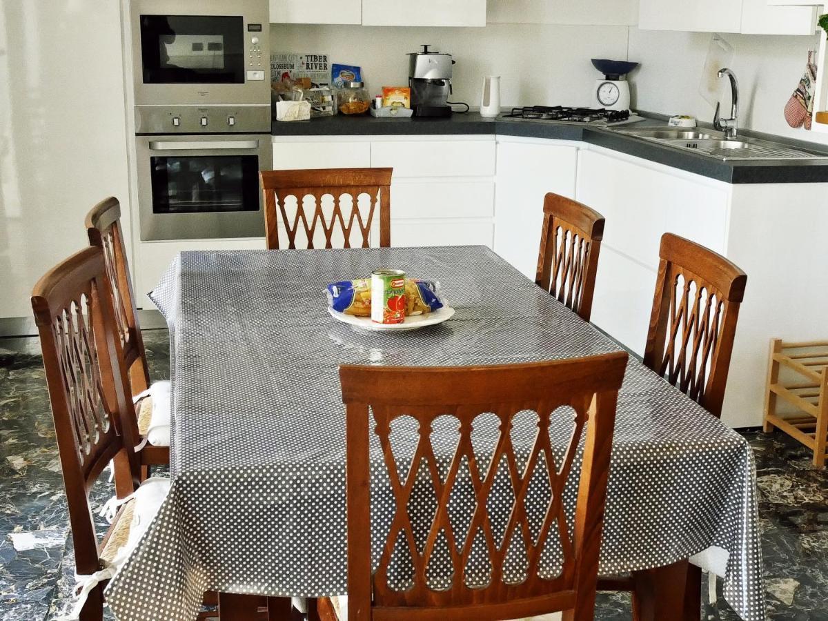 La Casetta Di Nonna Pina - Appartamento Con Cucina In Pieno Centro Torre Annunziata Luaran gambar